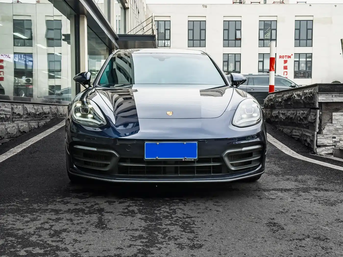 Porsche Panamera 2023 Panamera 2.9T Platinum Edition фото 2