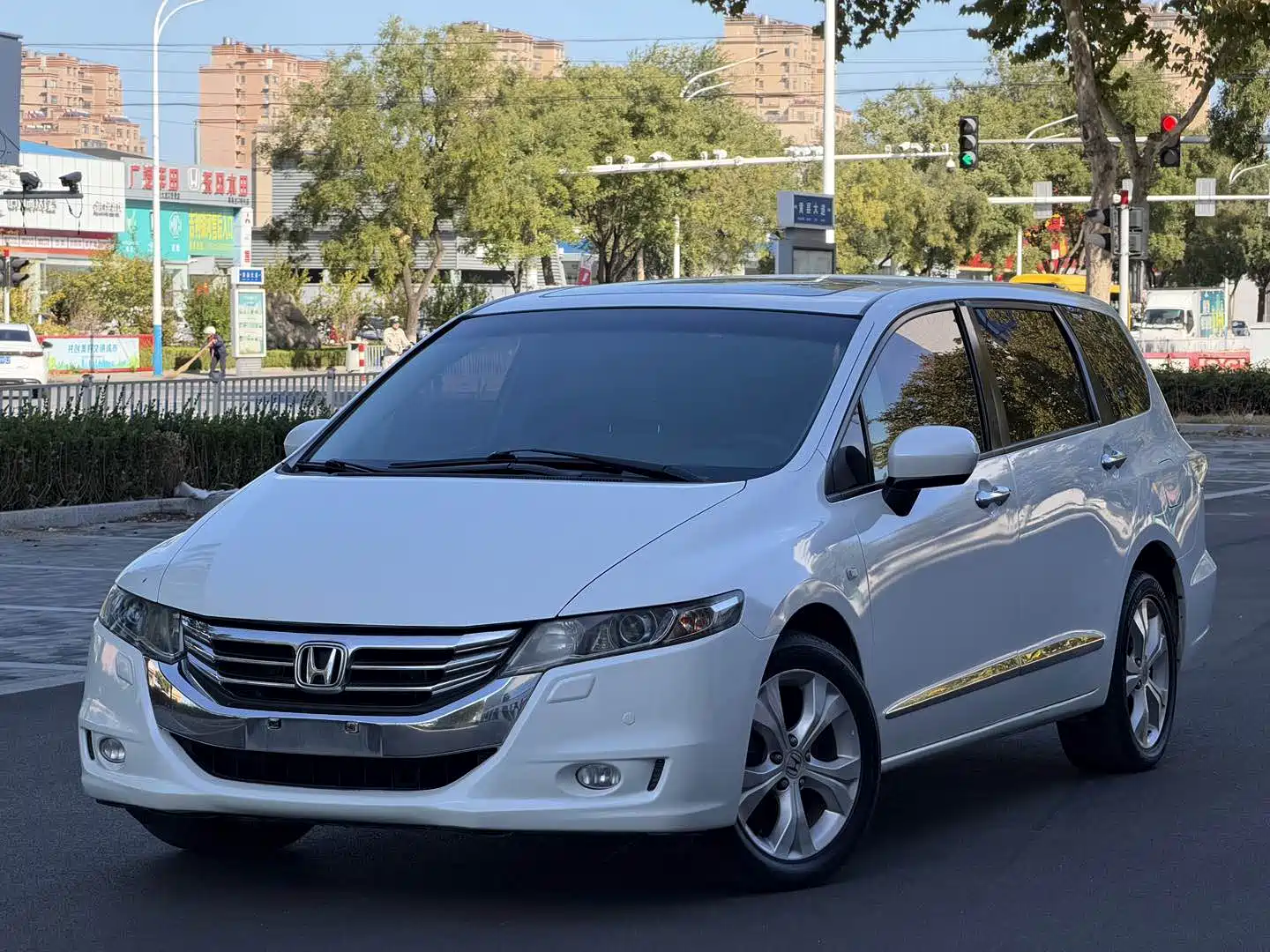 Фото 1 - Honda Odyssey