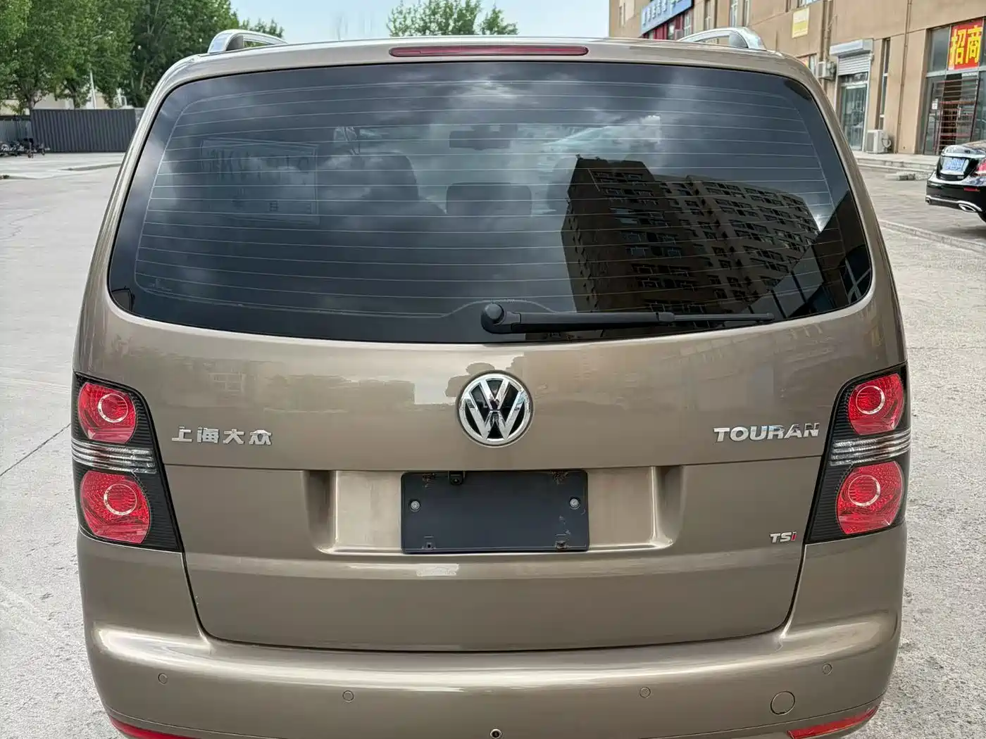 Volkswagen Touran 2015 1.4T DSG Comfort Edition 5-seater фото 5