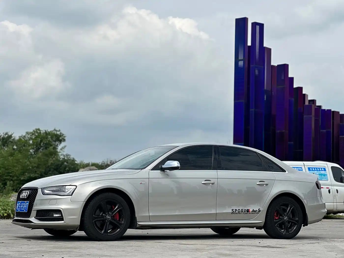 Фото 1 - Audi A4L