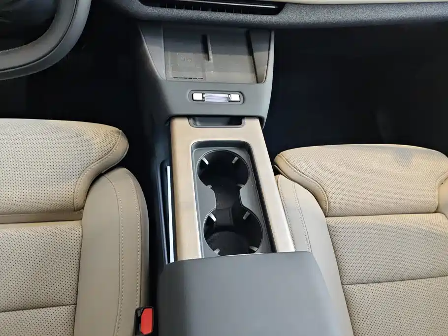 Photo 16 - Volvo XC70 Plug-in Hybrid
