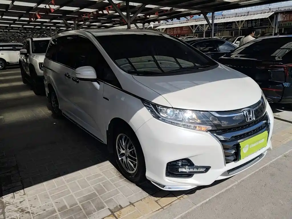 Фото 4 - Honda Odyssey
