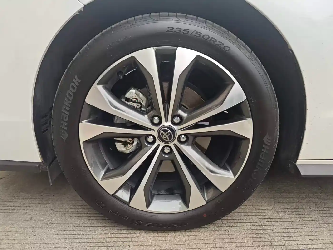 Toyota Granvia 2023 2.5L Hybrid Prestige PLUS Edition фото 8