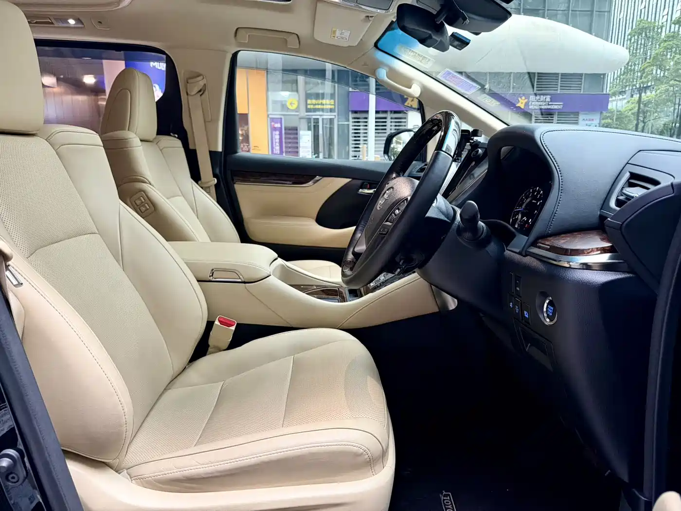 Toyota Alphard 2018 Facelift 3.5L Luxury Edition фото 4