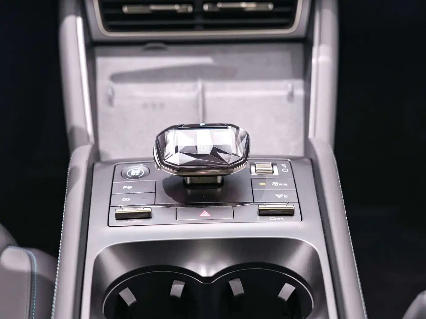 BYD Qin L 2025 DM-i Smart Drive Edition 120KM Surpassing фото 16
