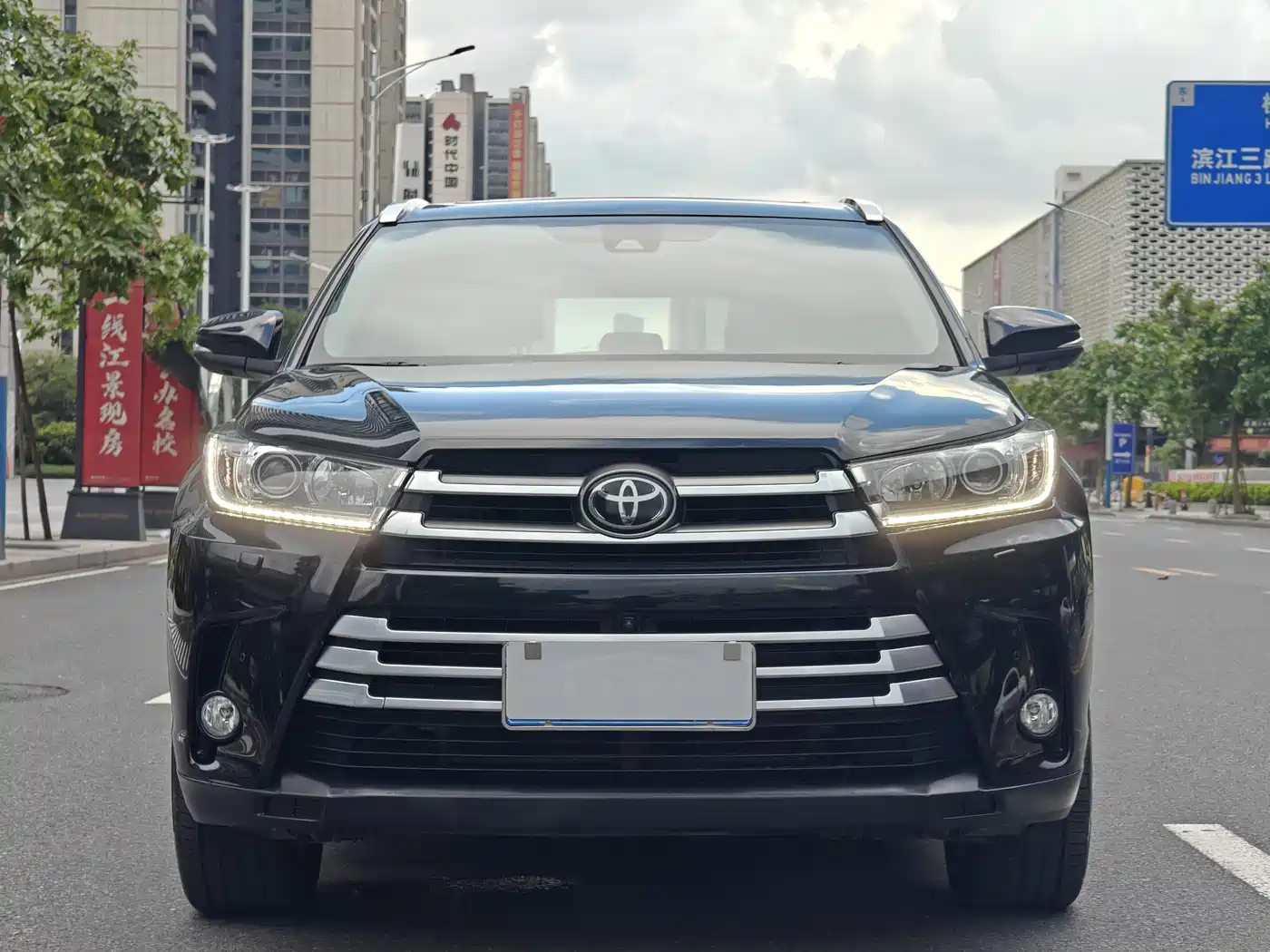 TOYOTA HIGHLANDER