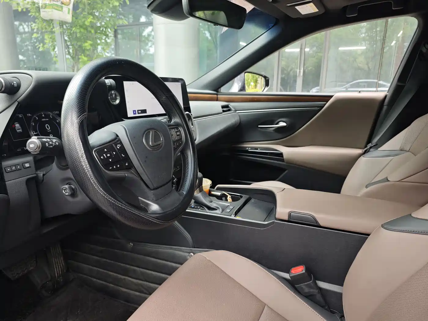 Lexus ES 2024 200 Premium Edition фото 10