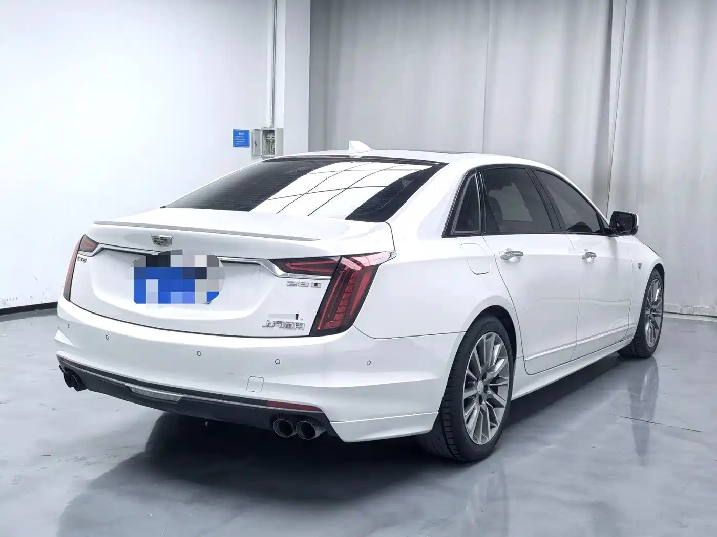 Photo 8 - Cadillac CT6