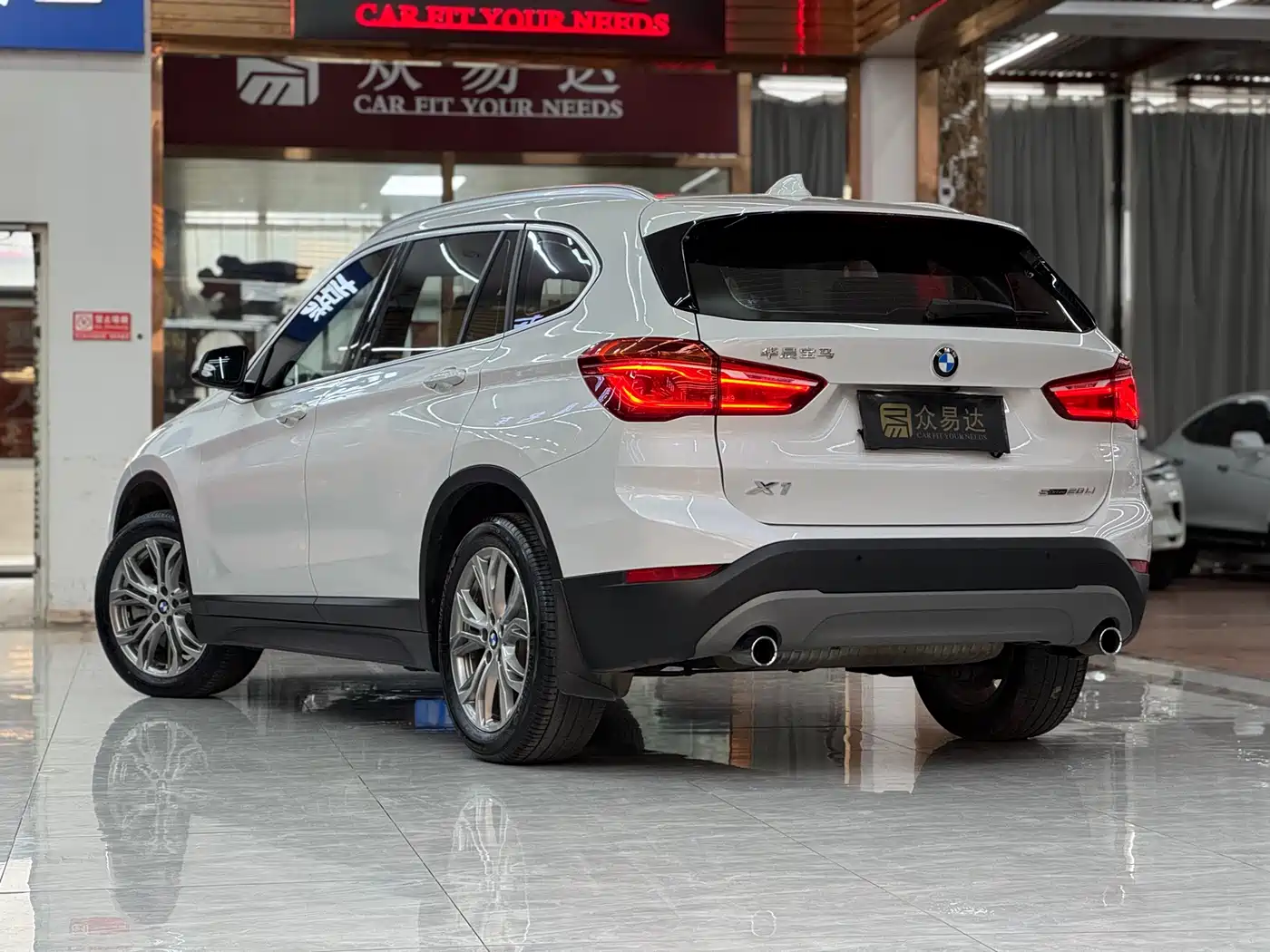BMW X1 2019 sDrive20Li Leading Model фото 6