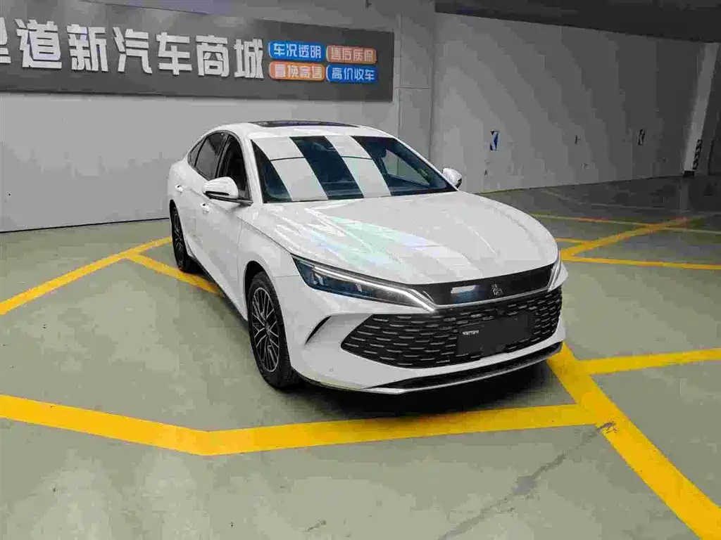 BYD Qin L 2024 DM-i 120KM Excellence Model фото 3