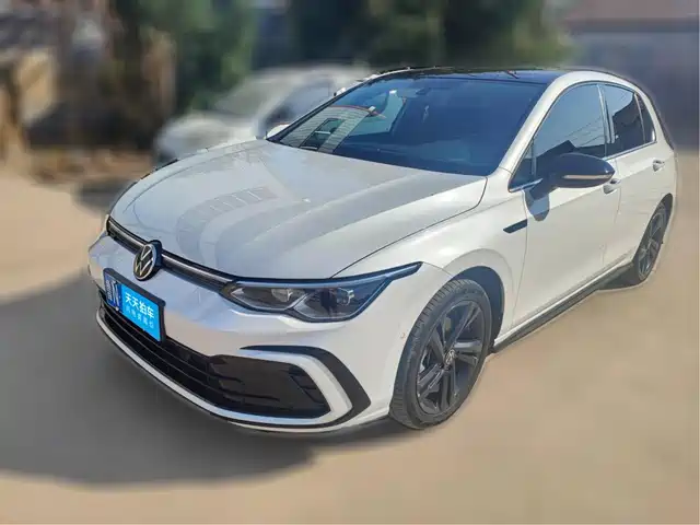 Volkswagen Golf, 2023