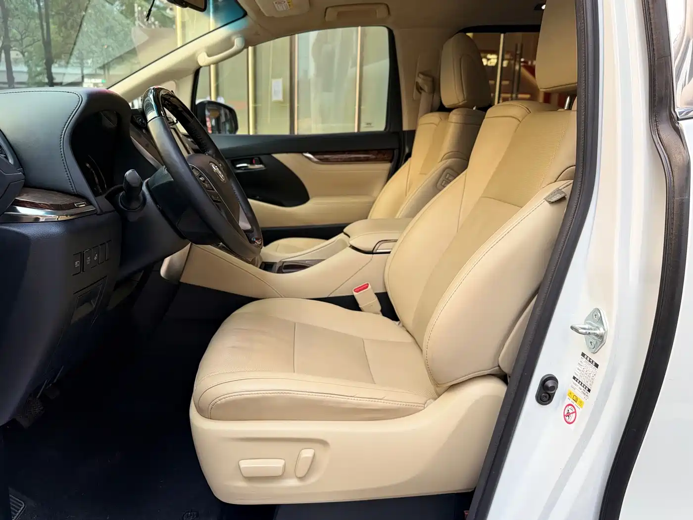 Toyota Alphard 2018 Facelift 3.5L Luxury Edition фото 5