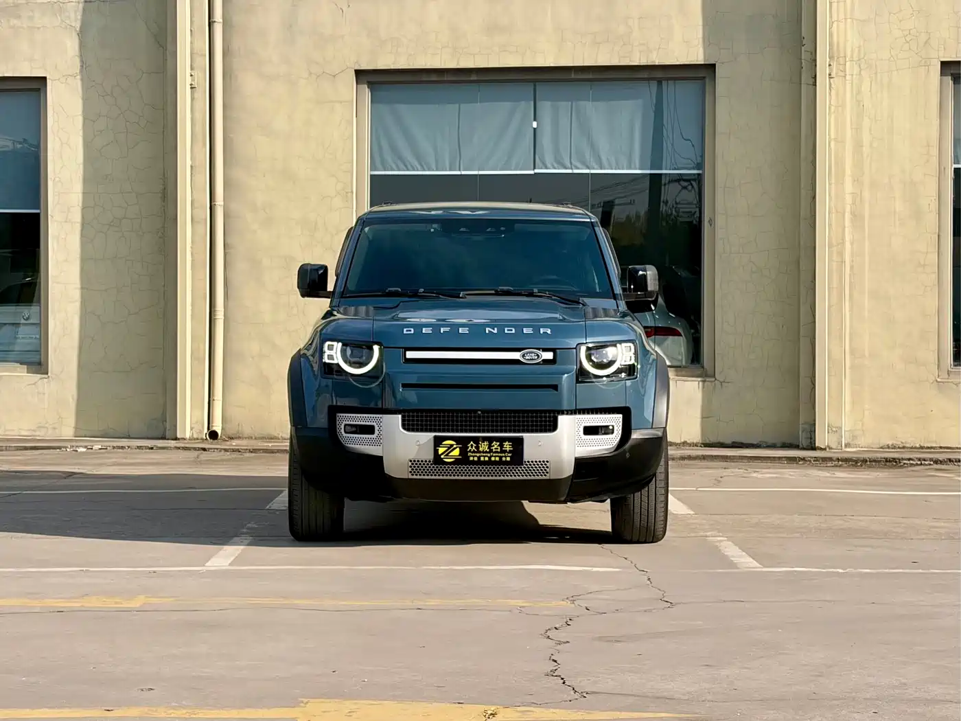 Land Rover Defender 2020 Model 110 P400 SE фото 2