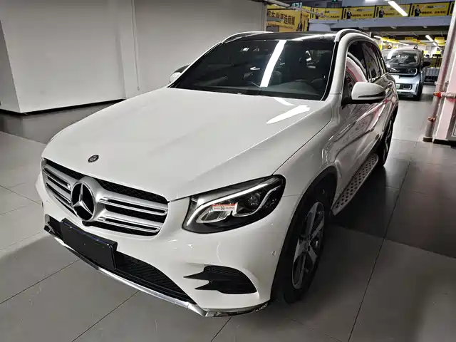 MERCEDES-BENZ GLC