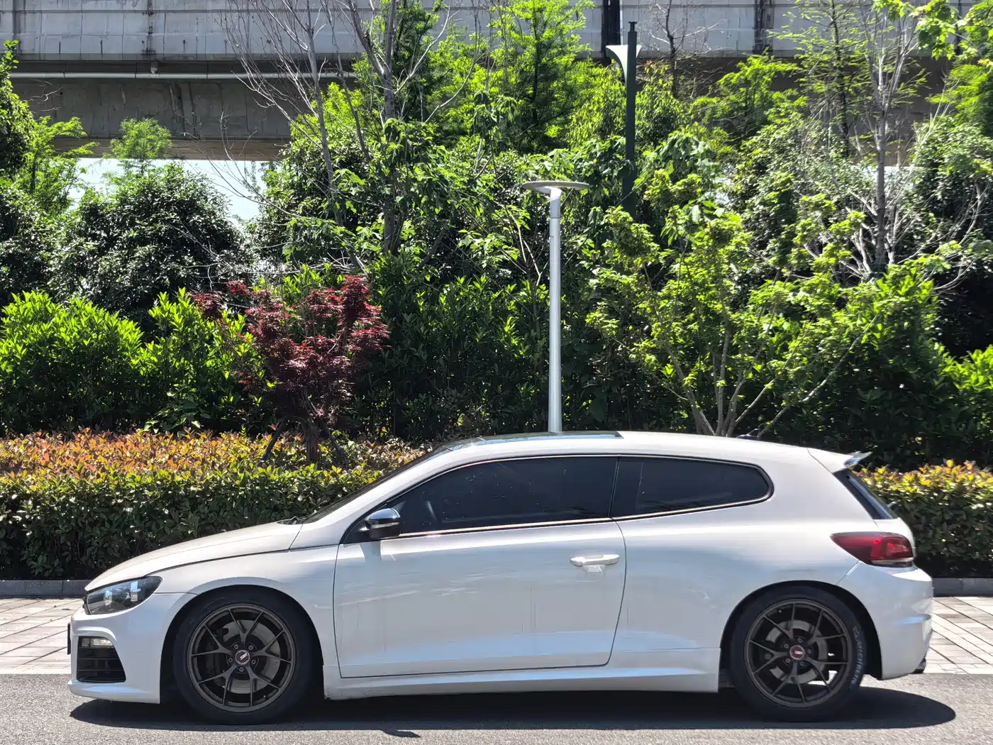 Volkswagen Scirocco 2011 Model R 2.0TSI фото 7