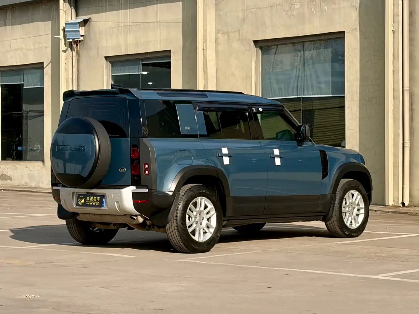 Land Rover Defender 2020 Model 110 P400 SE фото 13
