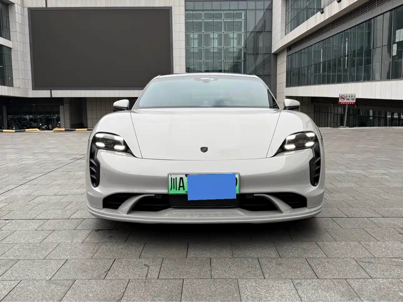 Porsche Taycan 2020 Taycan фото 2