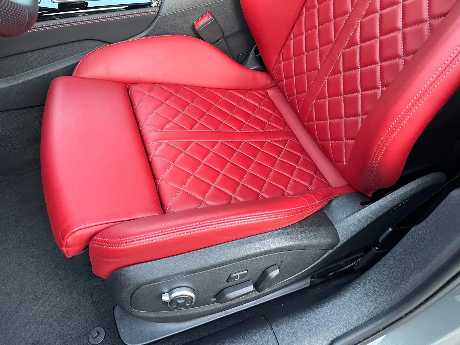 Photo 7 - Audi S4