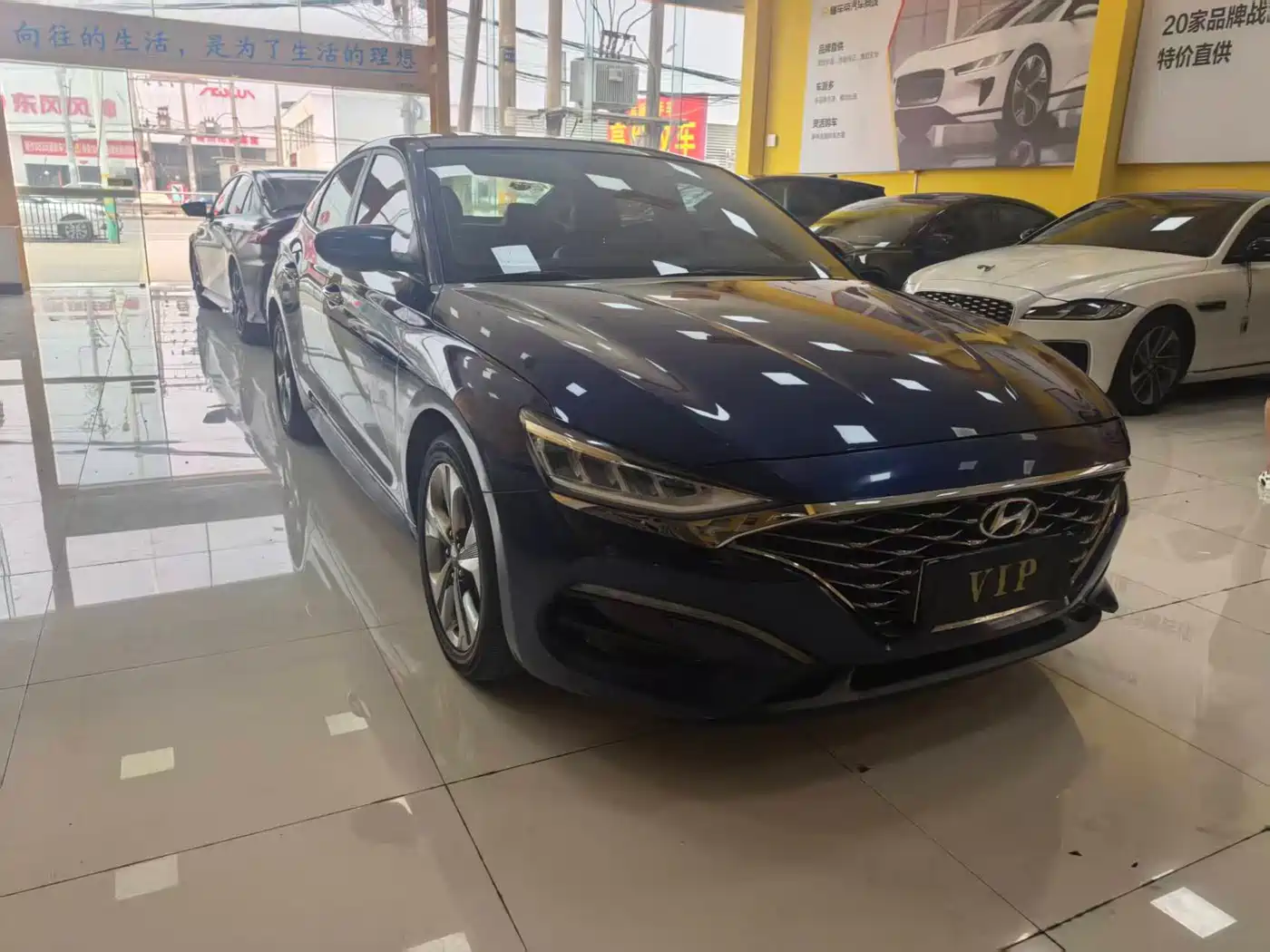 Hyundai Fista 2019 240TGDi Comfort Edition China VI фото 3
