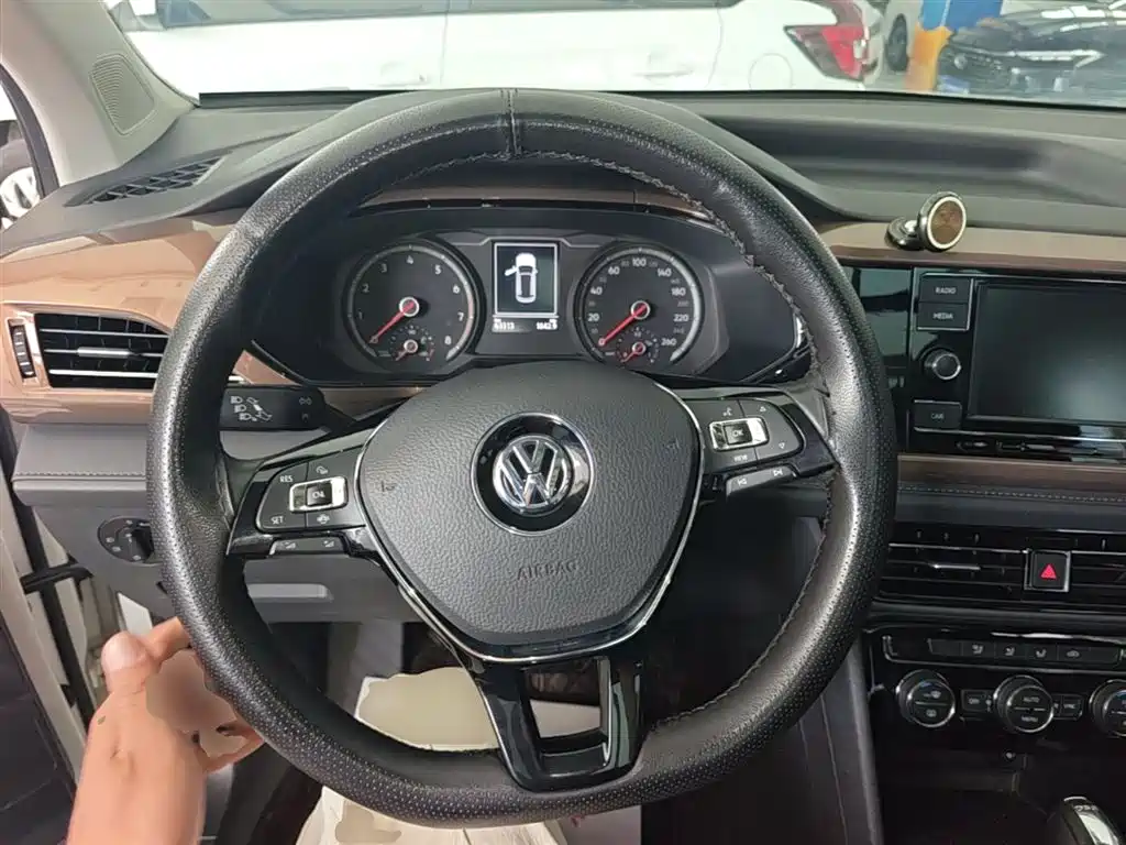 Volkswagen Tharu 2019 280TSI 2WD Comfort Edition China VI фото 11