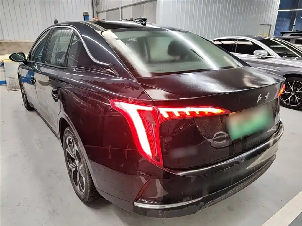 Hongqi E-QM5 2021 Charging Flag Joy Edition фото 5