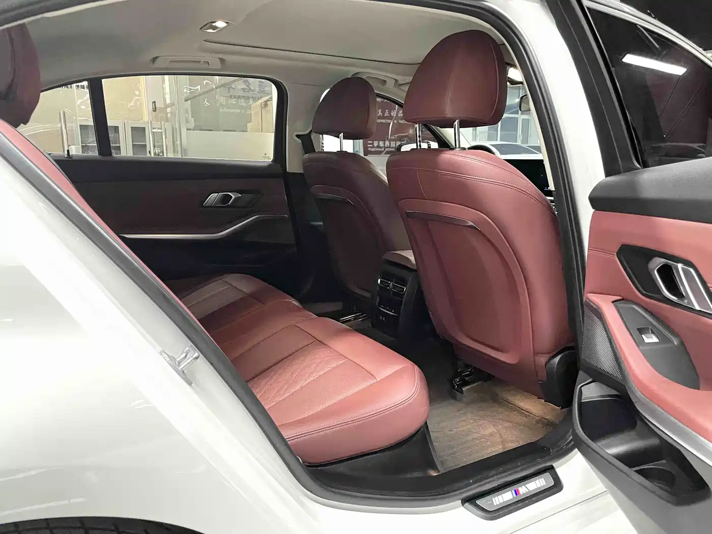 BMW 3 Series 2023 320Li M Sport Package фото 13
