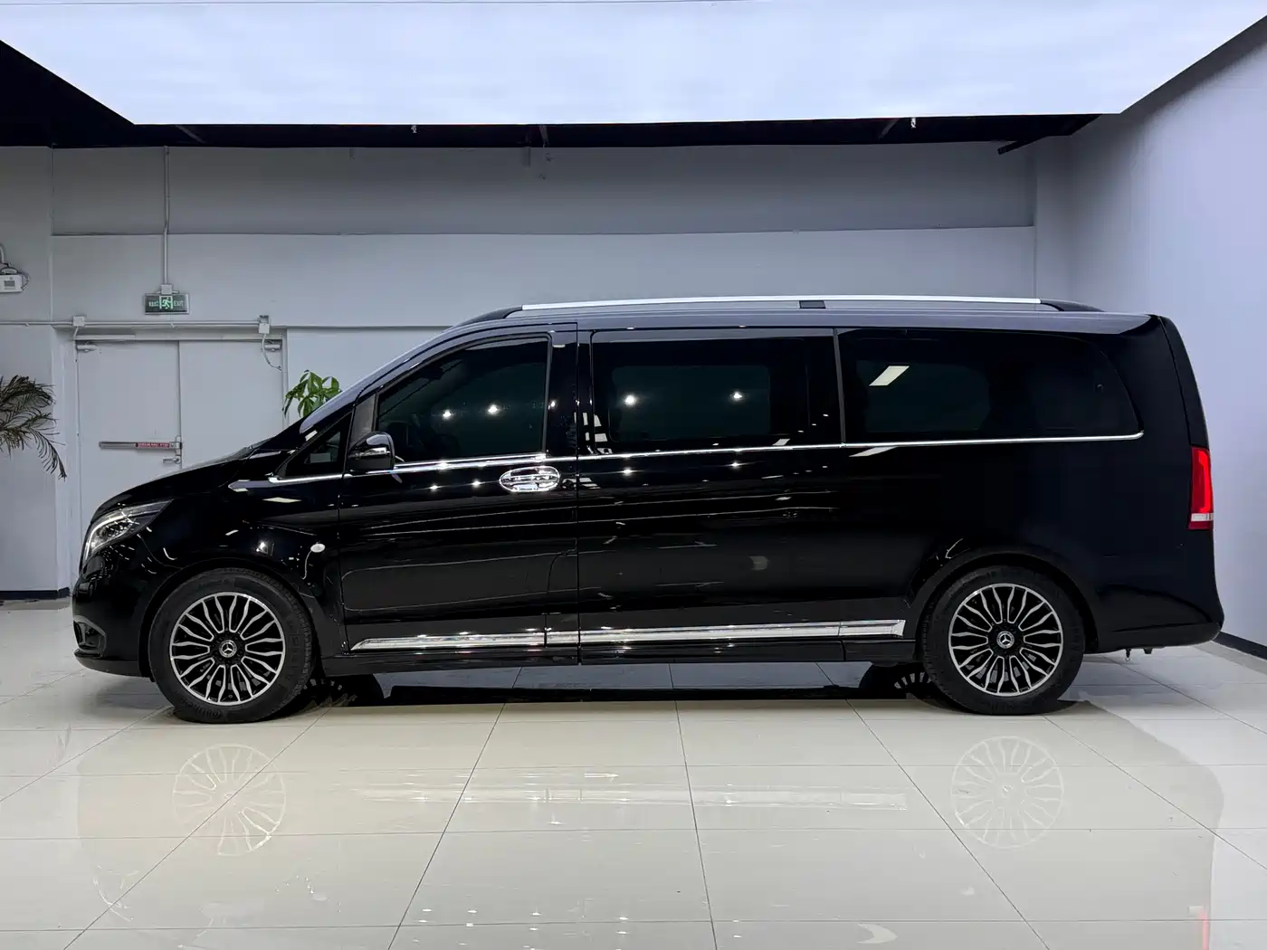 Mercedes-Benz Vito 2016 2.0T Elite Edition фото 4