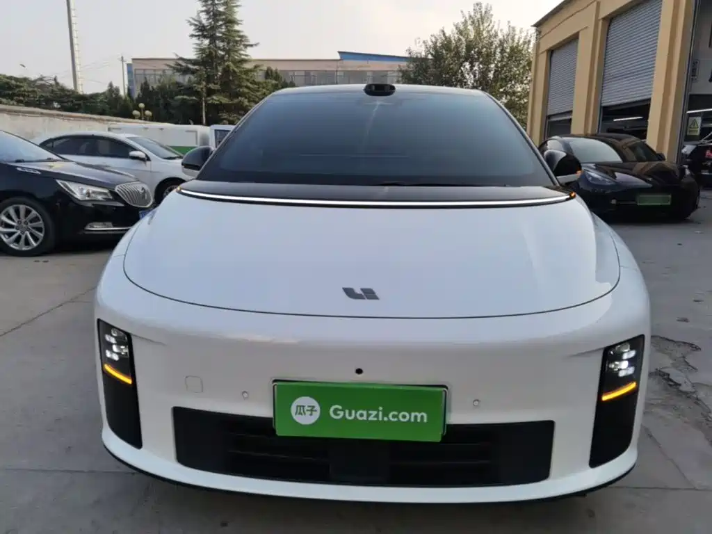 Li Auto i6 2026 2025 2WD Base Model