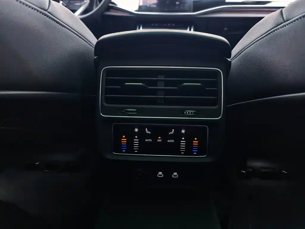 Audi Q8 2024 55 TFSI Luxury Sport фото 13
