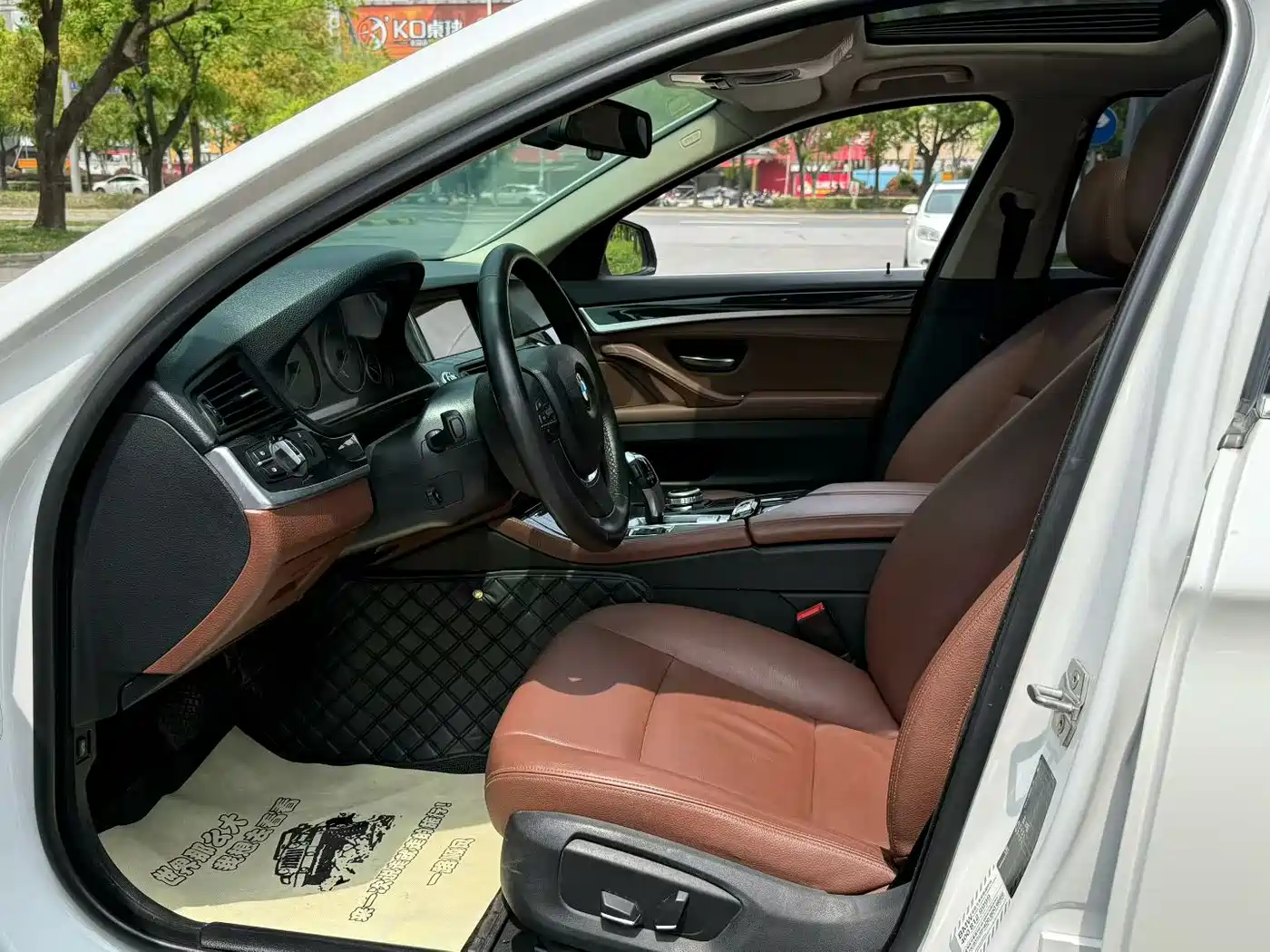 BMW 5 Series 2017 520Li Classic Edition фото 4