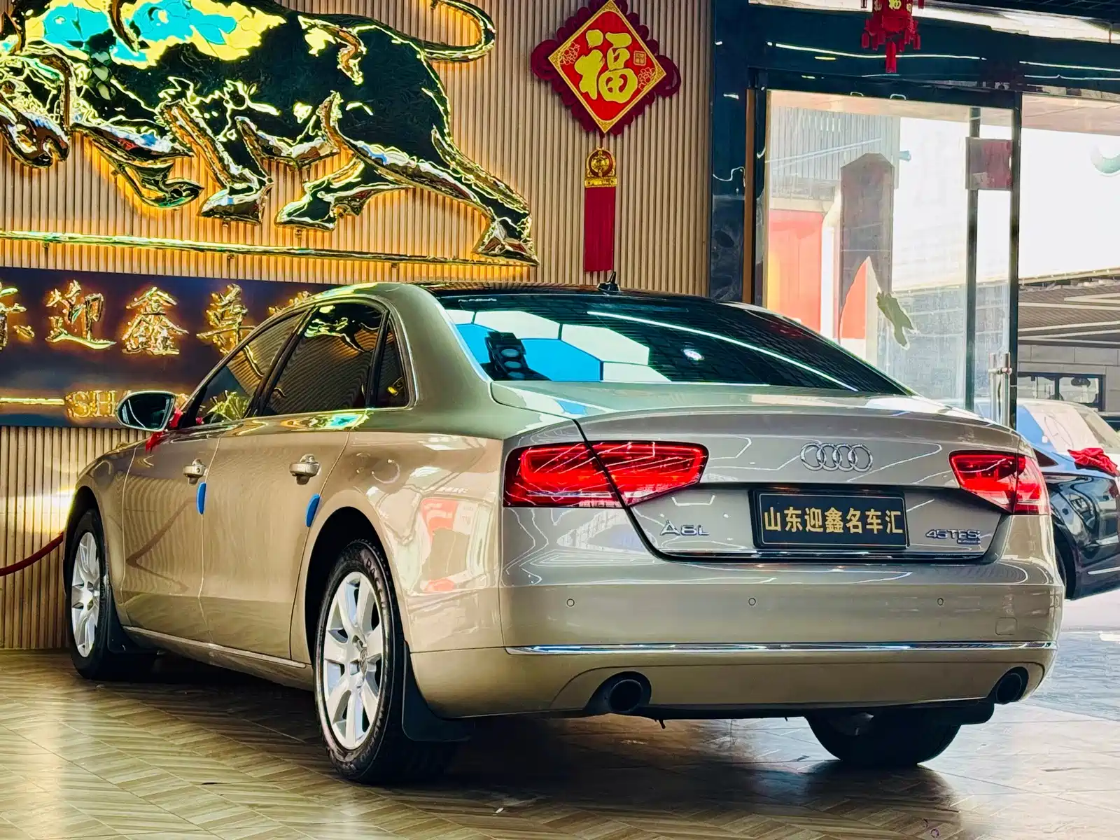 Фото 16 - Audi A8