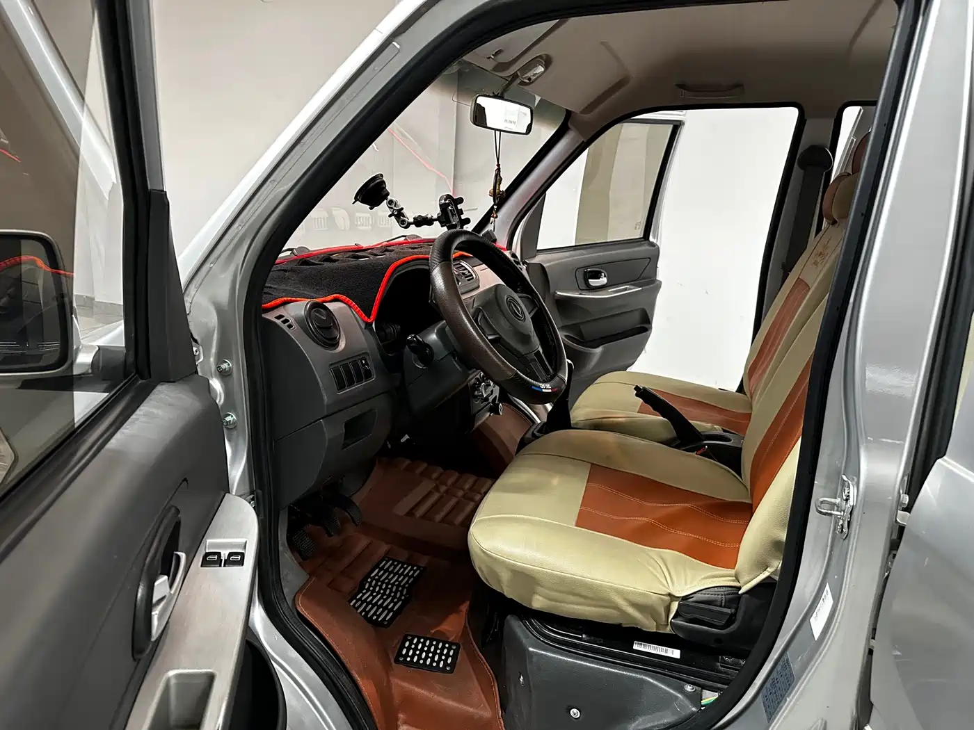 Dongfeng Xiaokang DFSK C32 2020 2020 Model 1.6L Standard SFG16