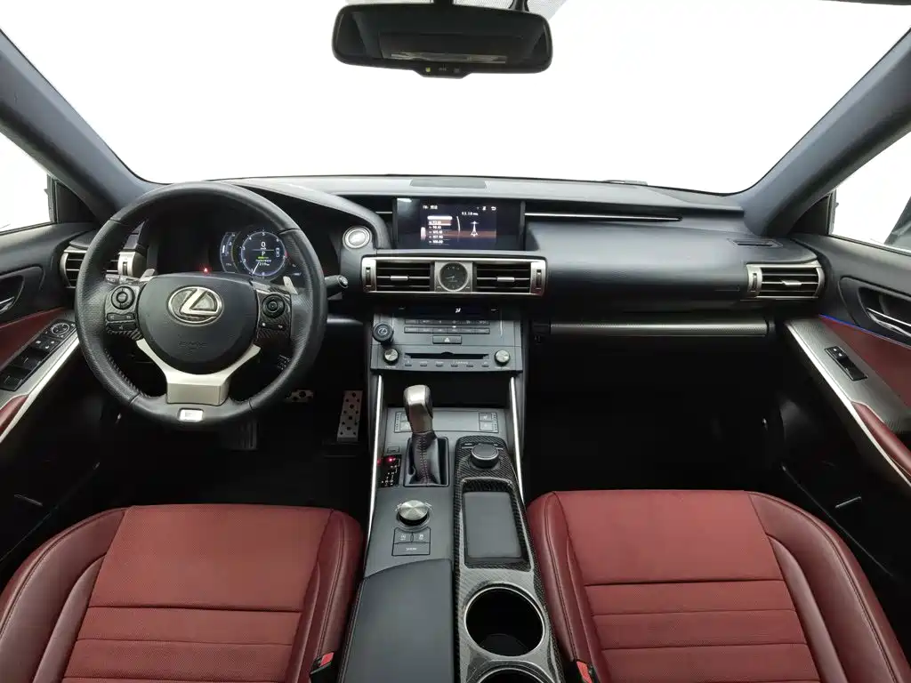 Фото 5 - Lexus IS