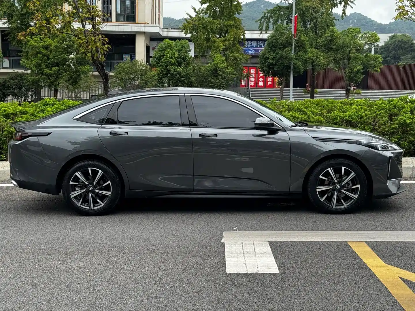 Фото 26 - Changan Eado