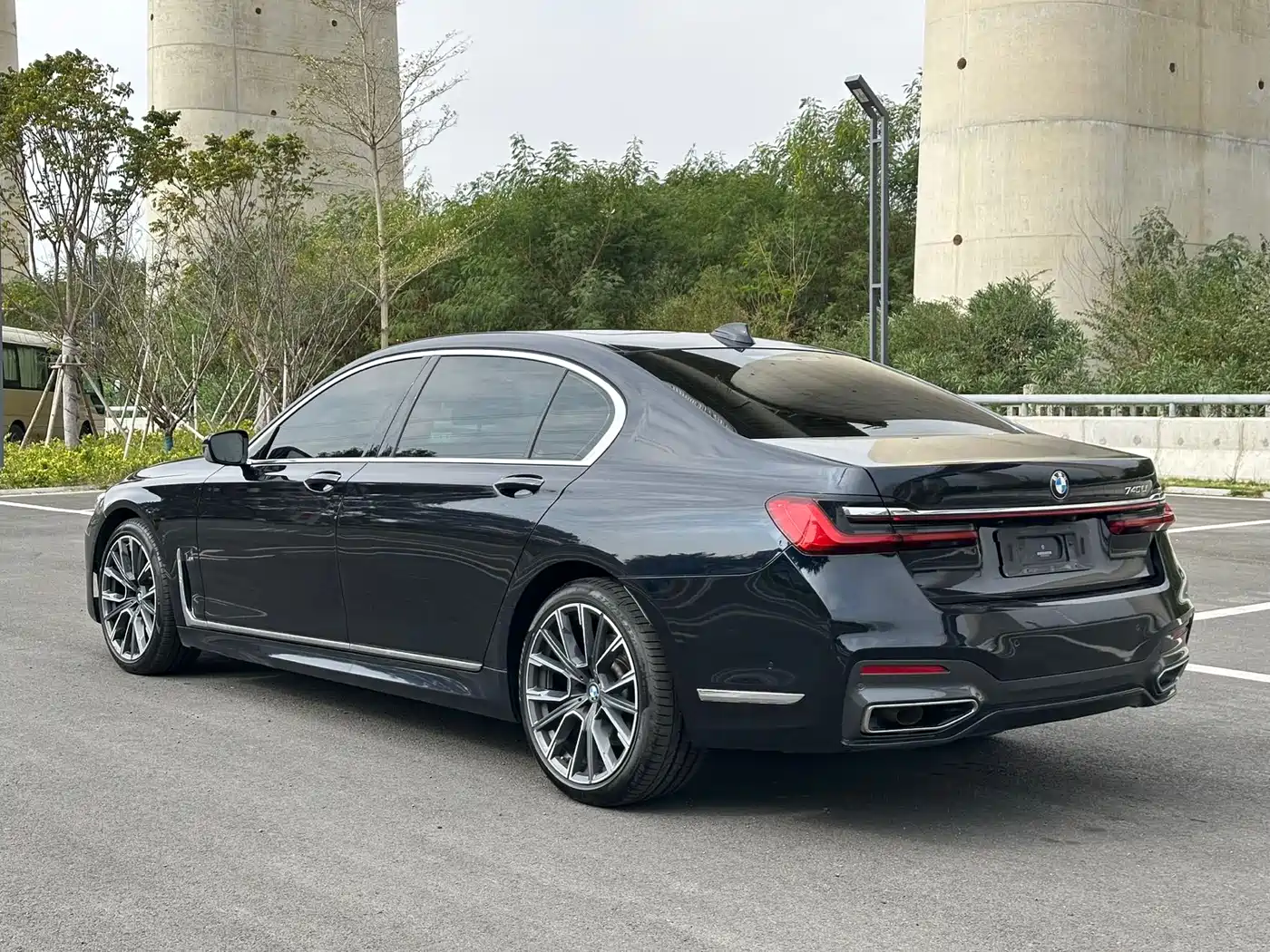 BMW 7 Series 2019 740Li Leading M Sport Package фото 6