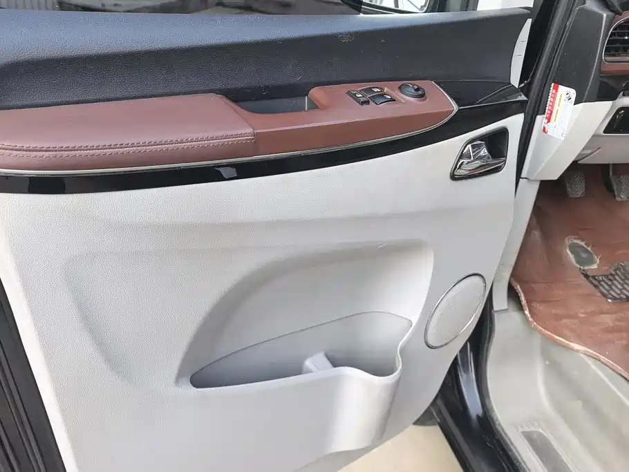 JAC Refine M5 2016 2016 2.0T Gasoline Manual Business Edition