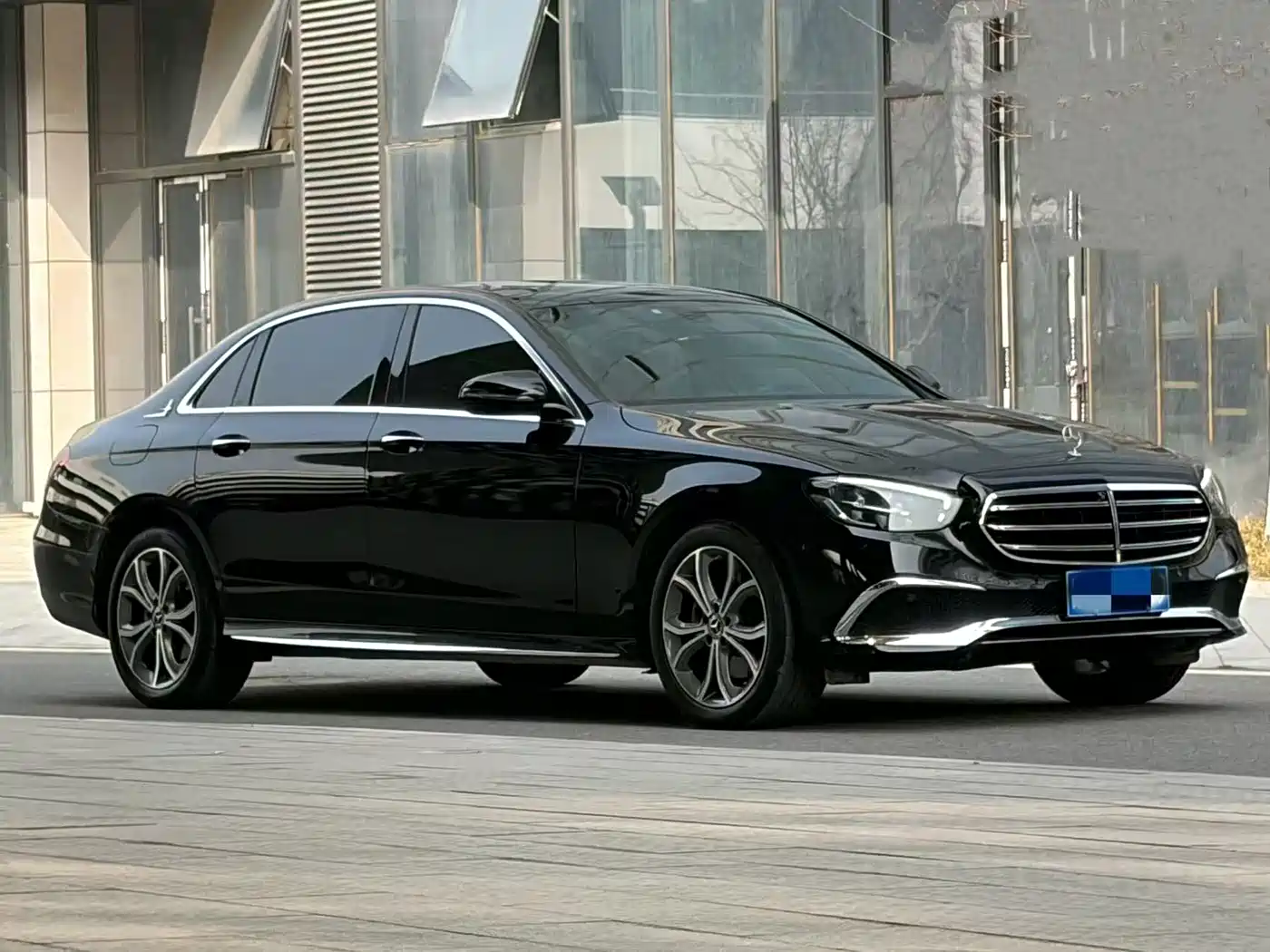 Mercedes-Benz E-Class 2023 E 300 L Sport Fashion фото 3
