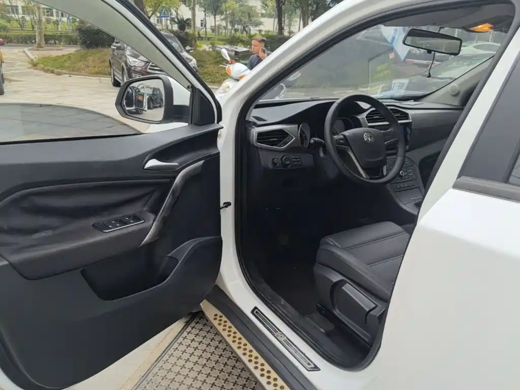MG Roewe RX5 2016 2016 1.5TGI Manual Value Edition