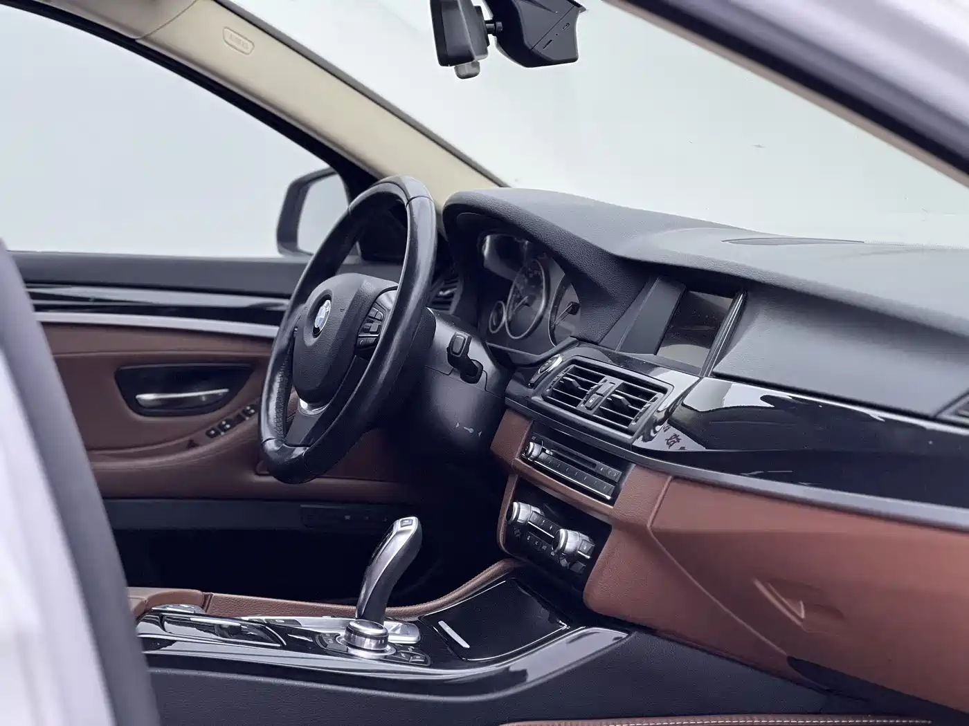 BMW 5 Series 2017 520Li Classic Edition фото 9