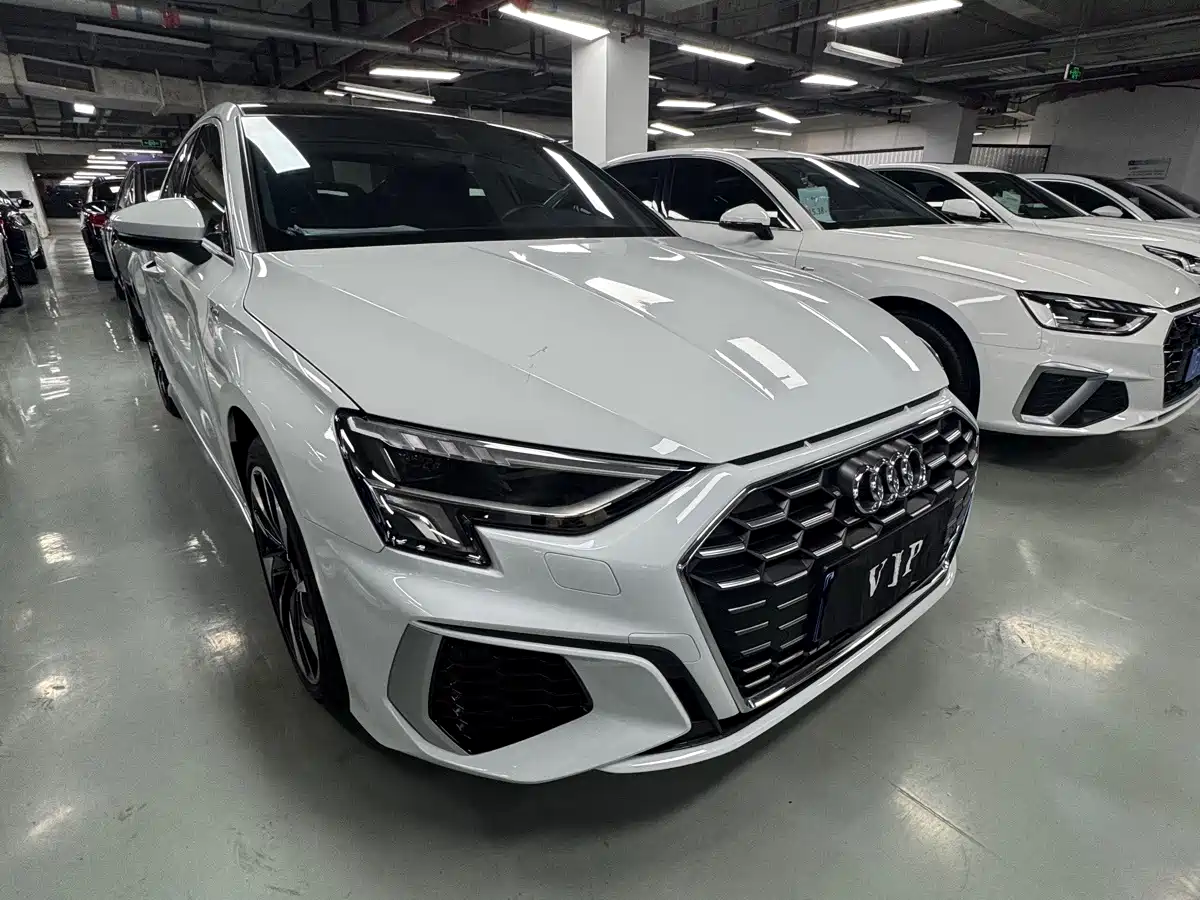 Photo 3 - Audi A3