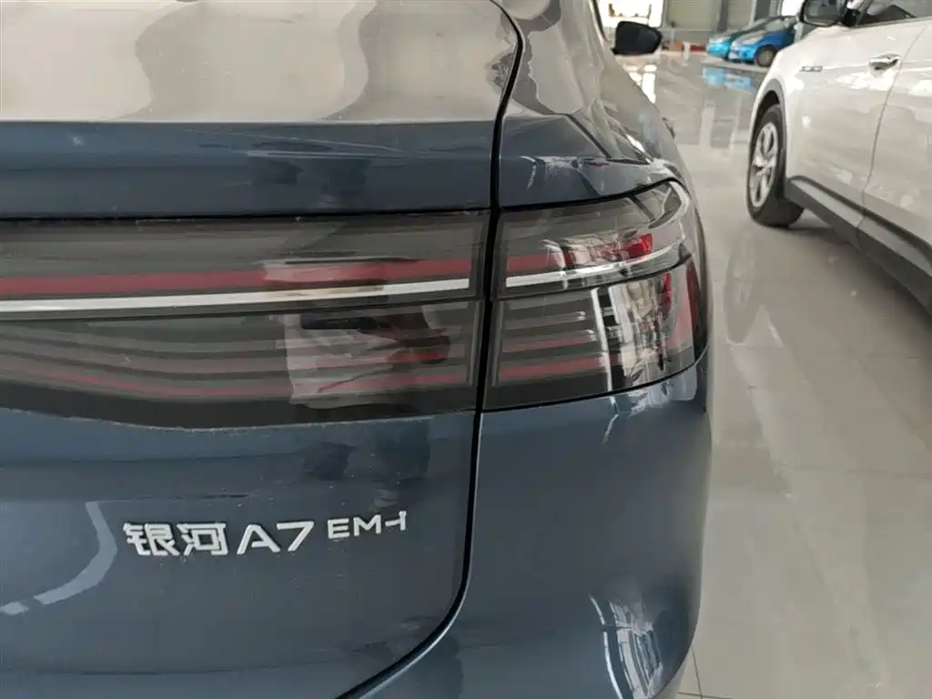 Geely Galaxy Galaxy A7 2025 EM-i фото 8