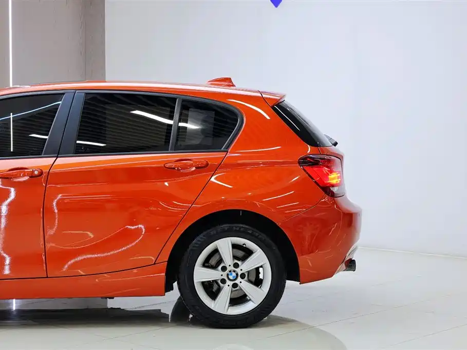 BMW 1 Series (Import) 2013 Facelift 118i Sport Model фото 4