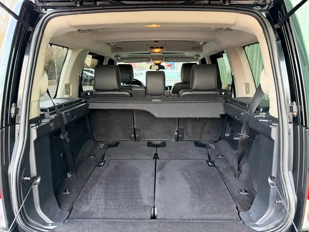 Photo 11 - Land Rover Discovery