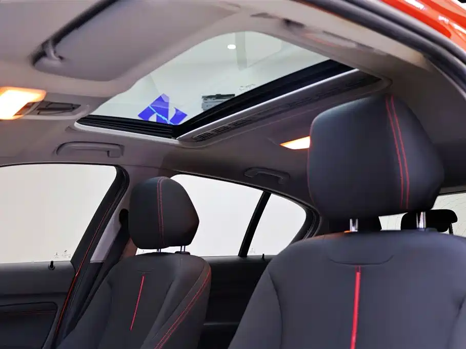 BMW 1 Series (Import) 2013 Facelift 118i Sport Model фото 26