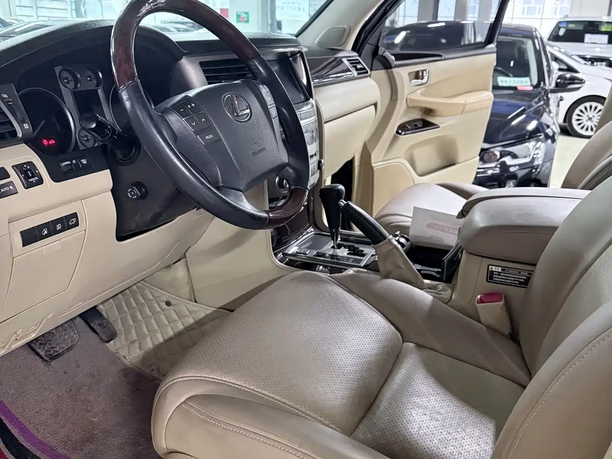 Lexus LX 2009 570 фото 4