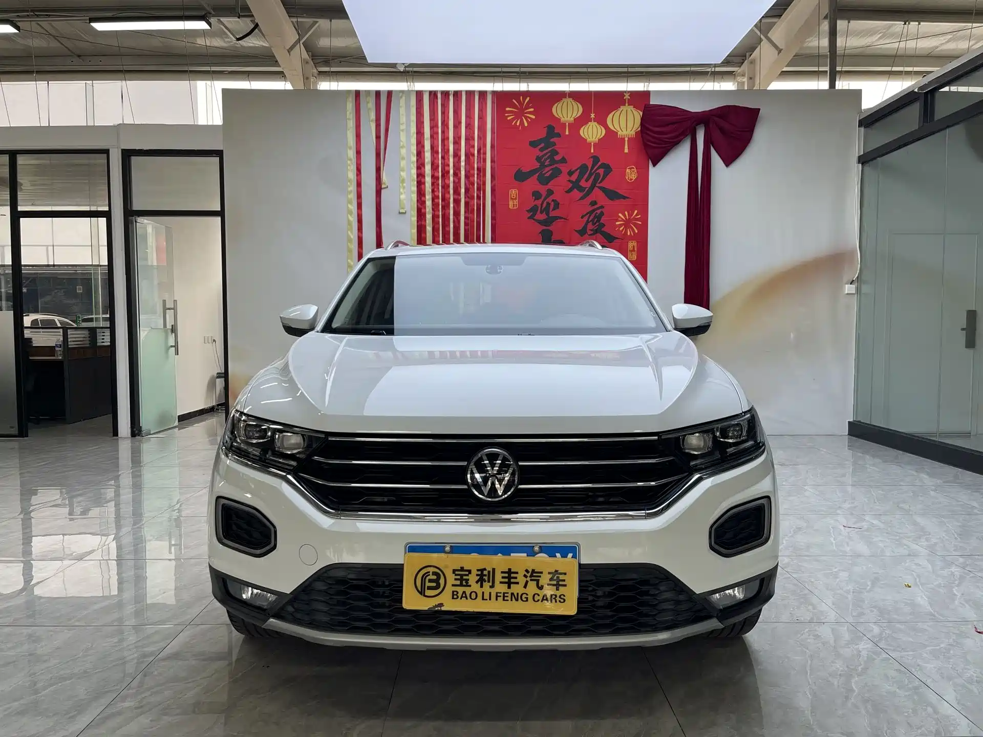 Фото 2 - Volkswagen T-ROC