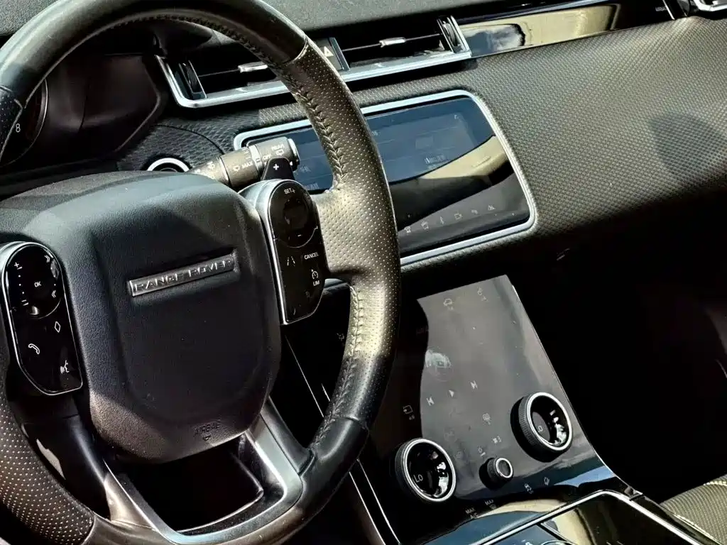 Фото 8 - Land Rover Range Rover Velar