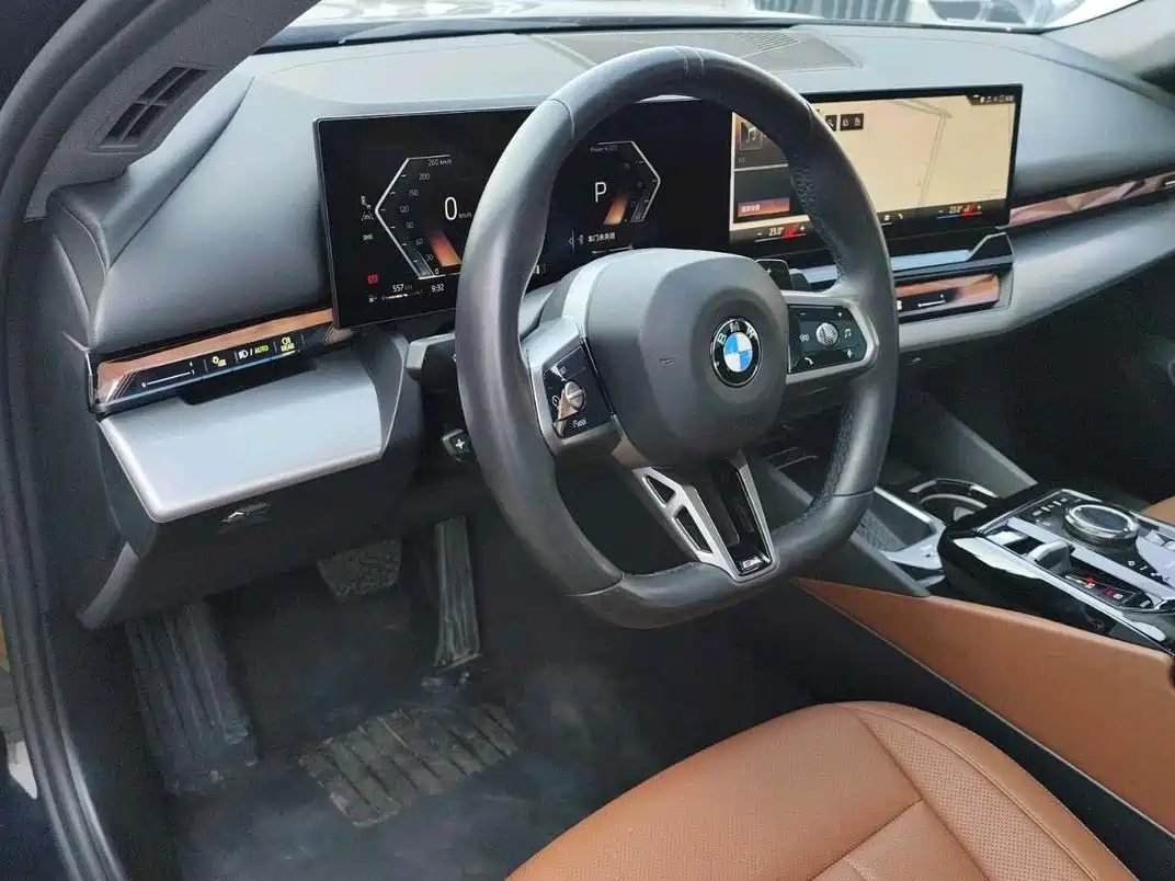 BMW 5-SERIES