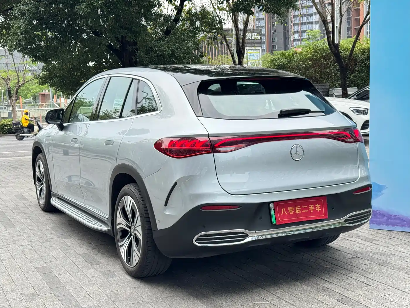 MERCEDES-BENZ EQE SUV