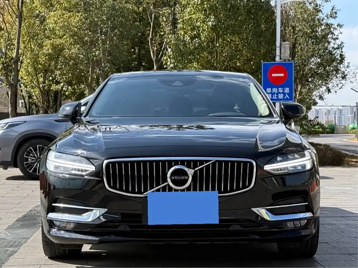 Volvo S90 2020 T5 Momentum Luxury Edition